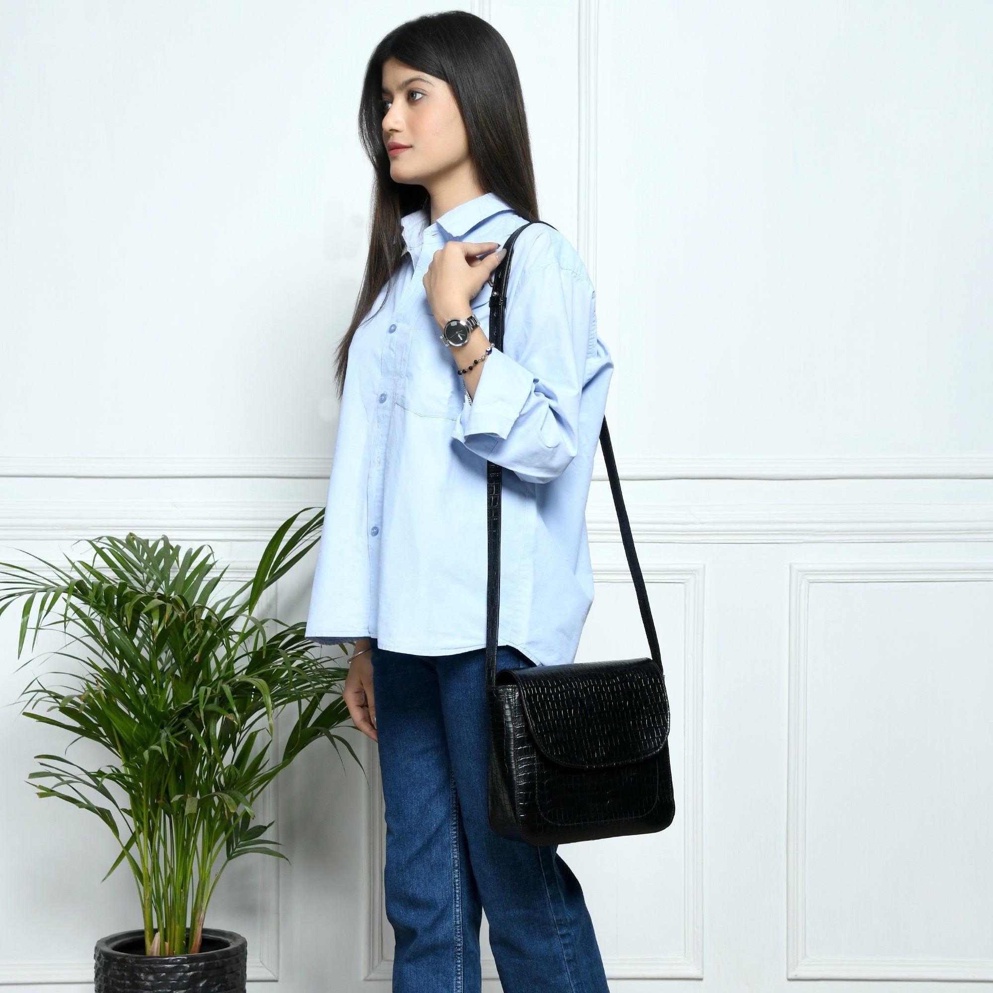 Diva Black Croco Sling Bag SpadezStore