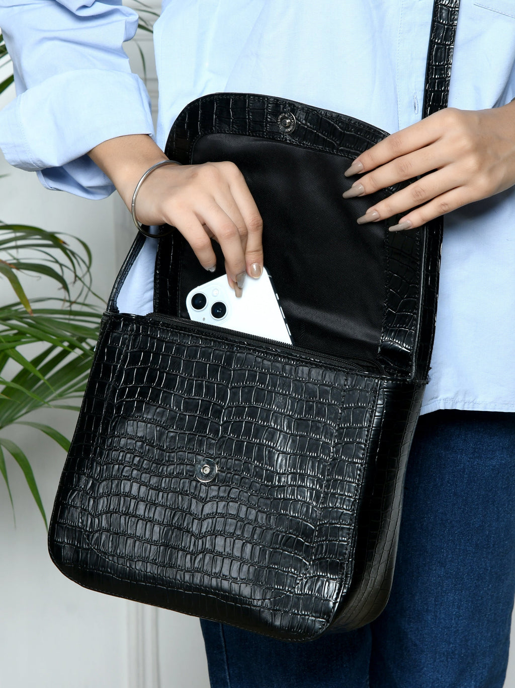 Diva Black Croco Sling Bag SpadezStore