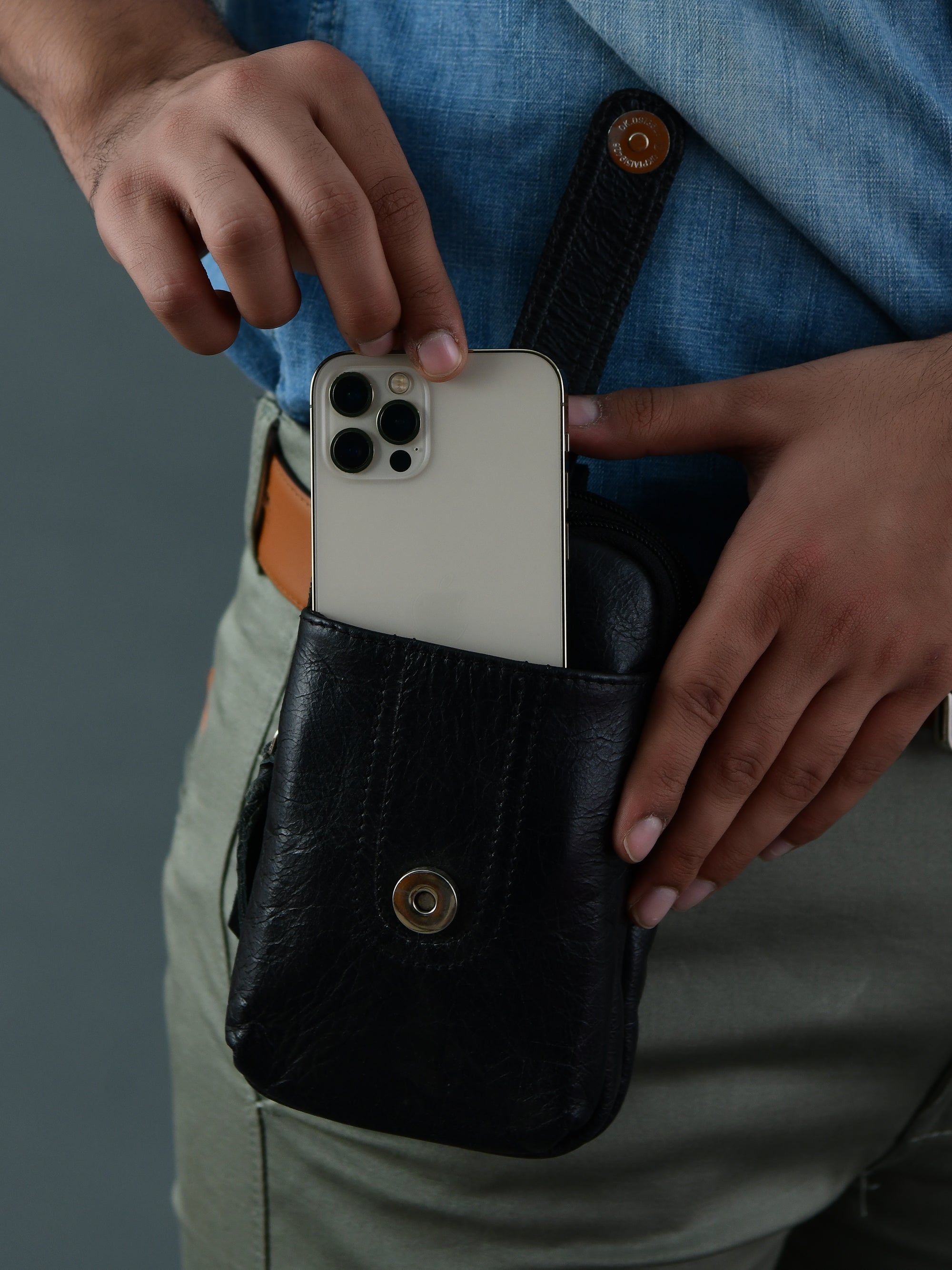 Classy Leather Bags Jet-Set Organizer: Leather Phone Pouch SpadezStore