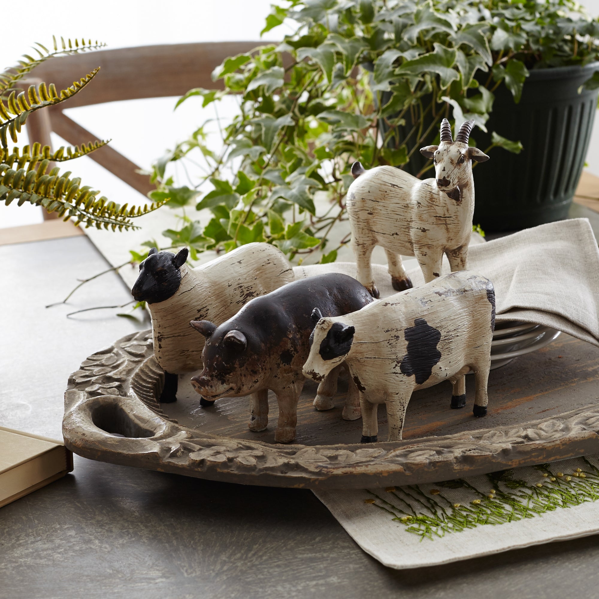 Rustic Farm Animal Figurine Set of 8 - Thumbnail 3