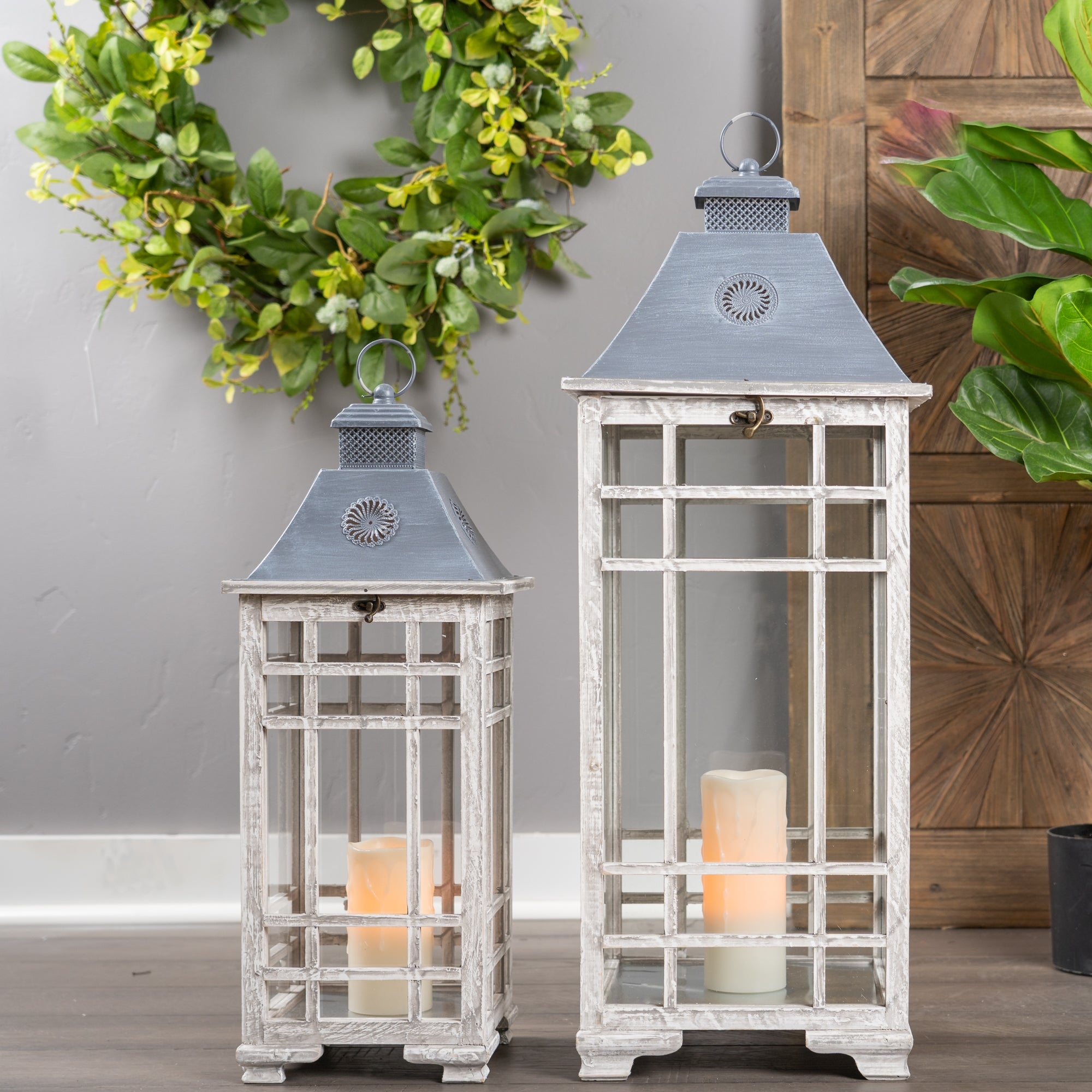 Traditional Farmhouse Lantern with Metal Lid Set of 2 - Thumbnail 2