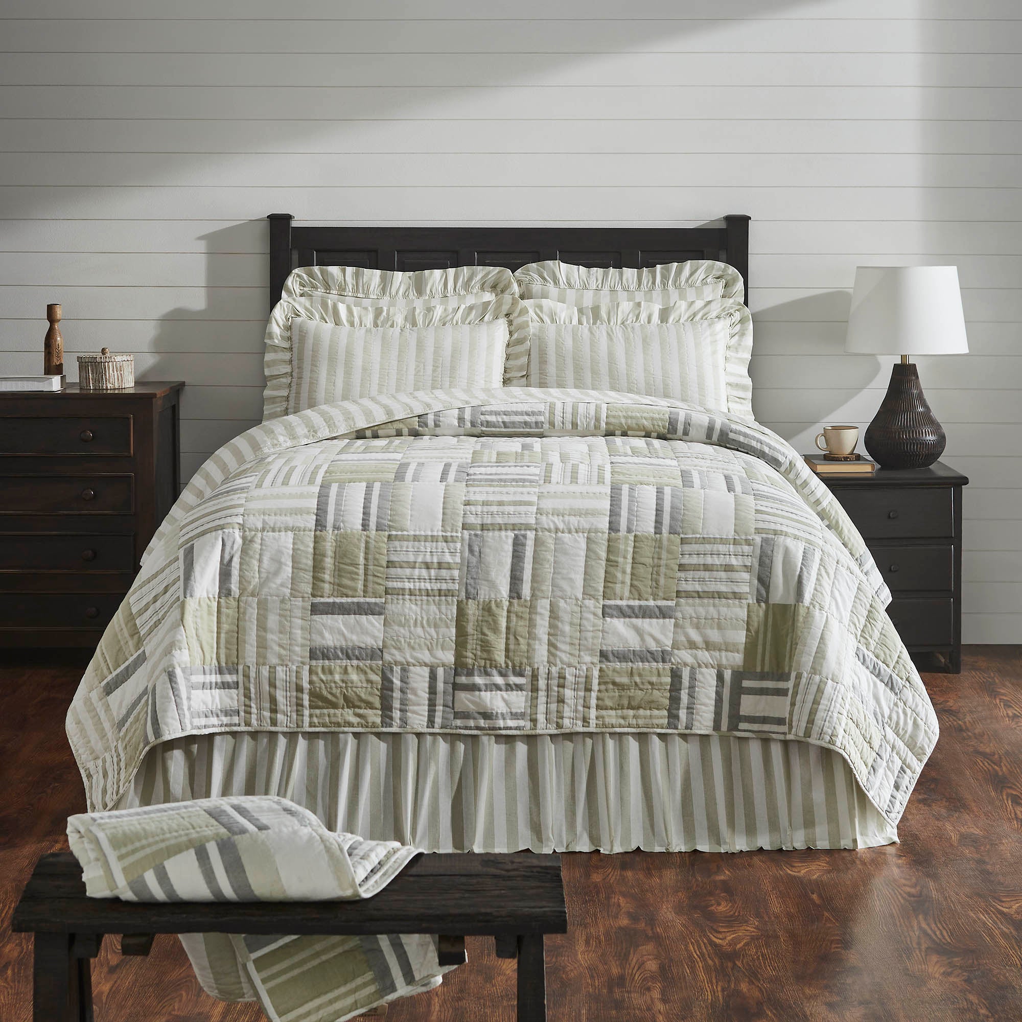 Finders Keepers King Quilt 106Wx97L SpadezStore