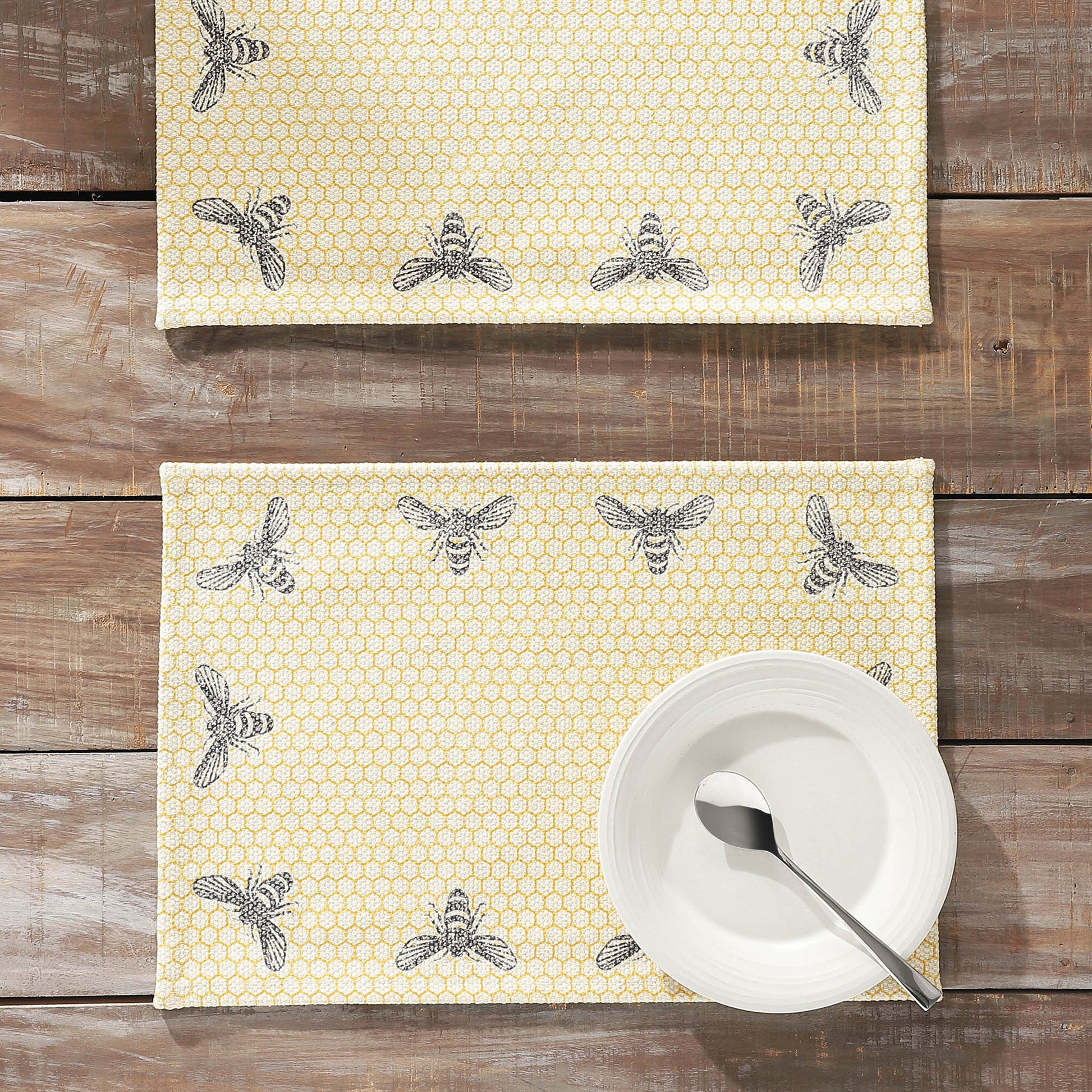 Buzzy Bees Placemat Set of 2 13x19 SpadezStore