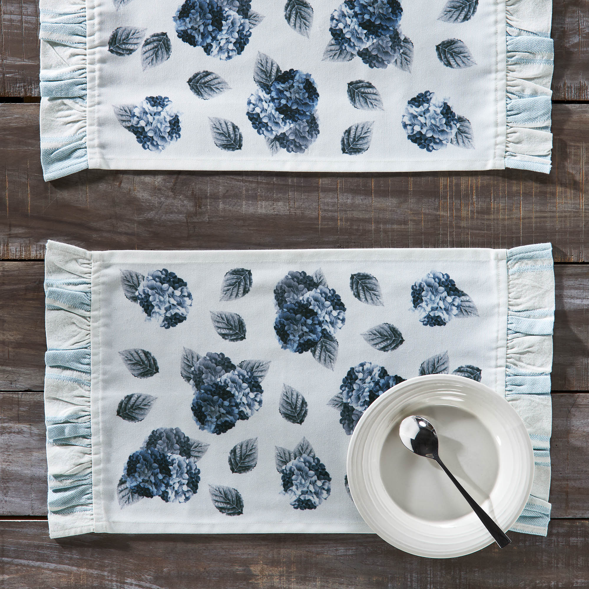 Finders Keepers Hydrangea Ruffled Placemat Set of 2 13x19 SpadezStore