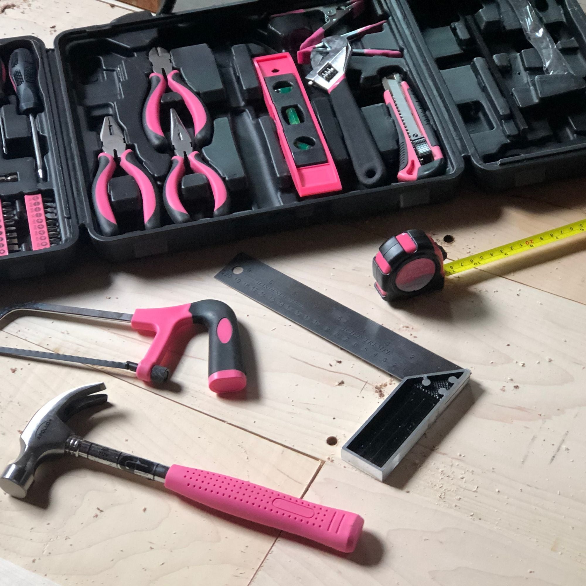 Apollo Tools 71 Piece Household Tool Kit Pink - DT0204P SpadezStore