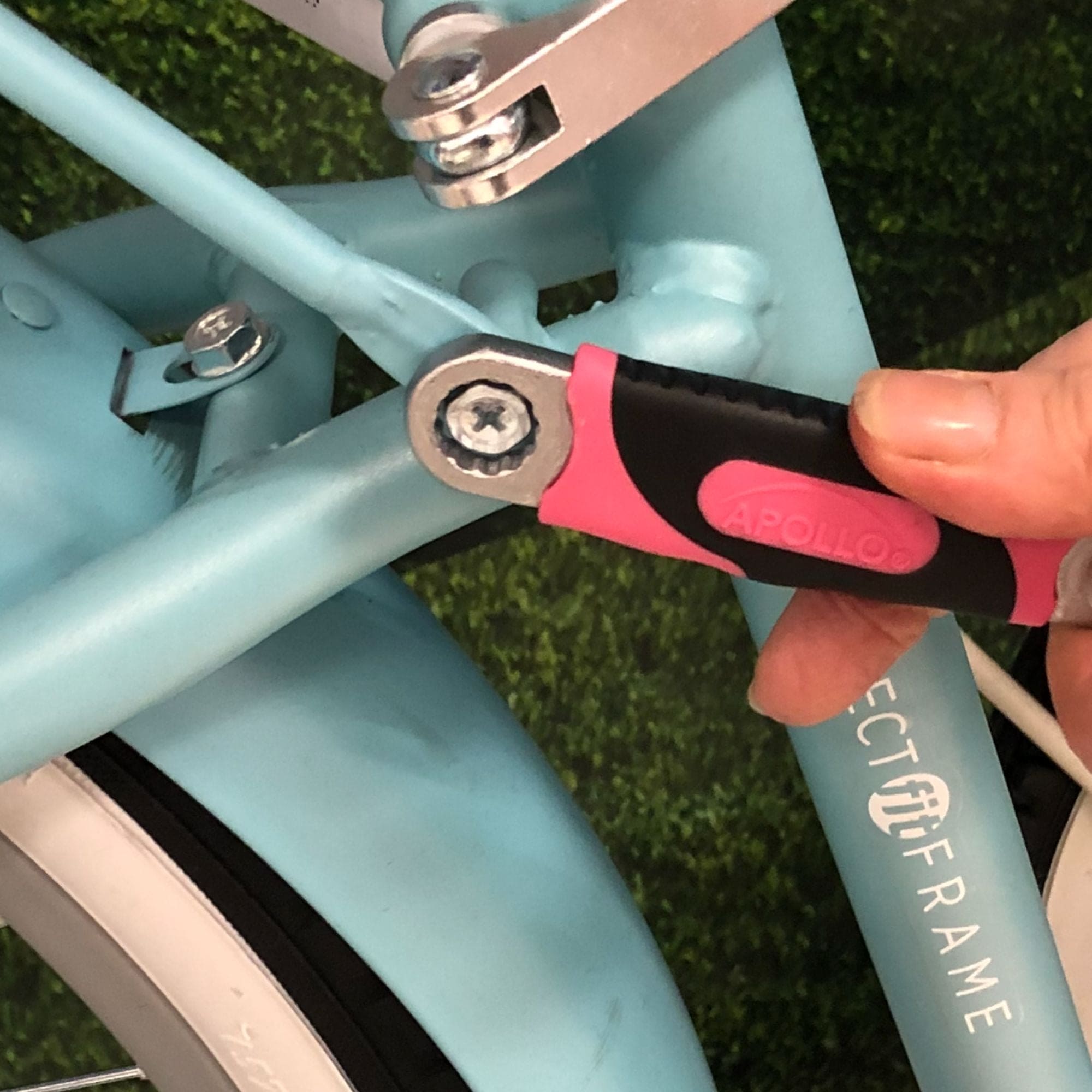 Apollo Tools 2 Adjustable Wrenches - Pink - DT5007P SpadezStore