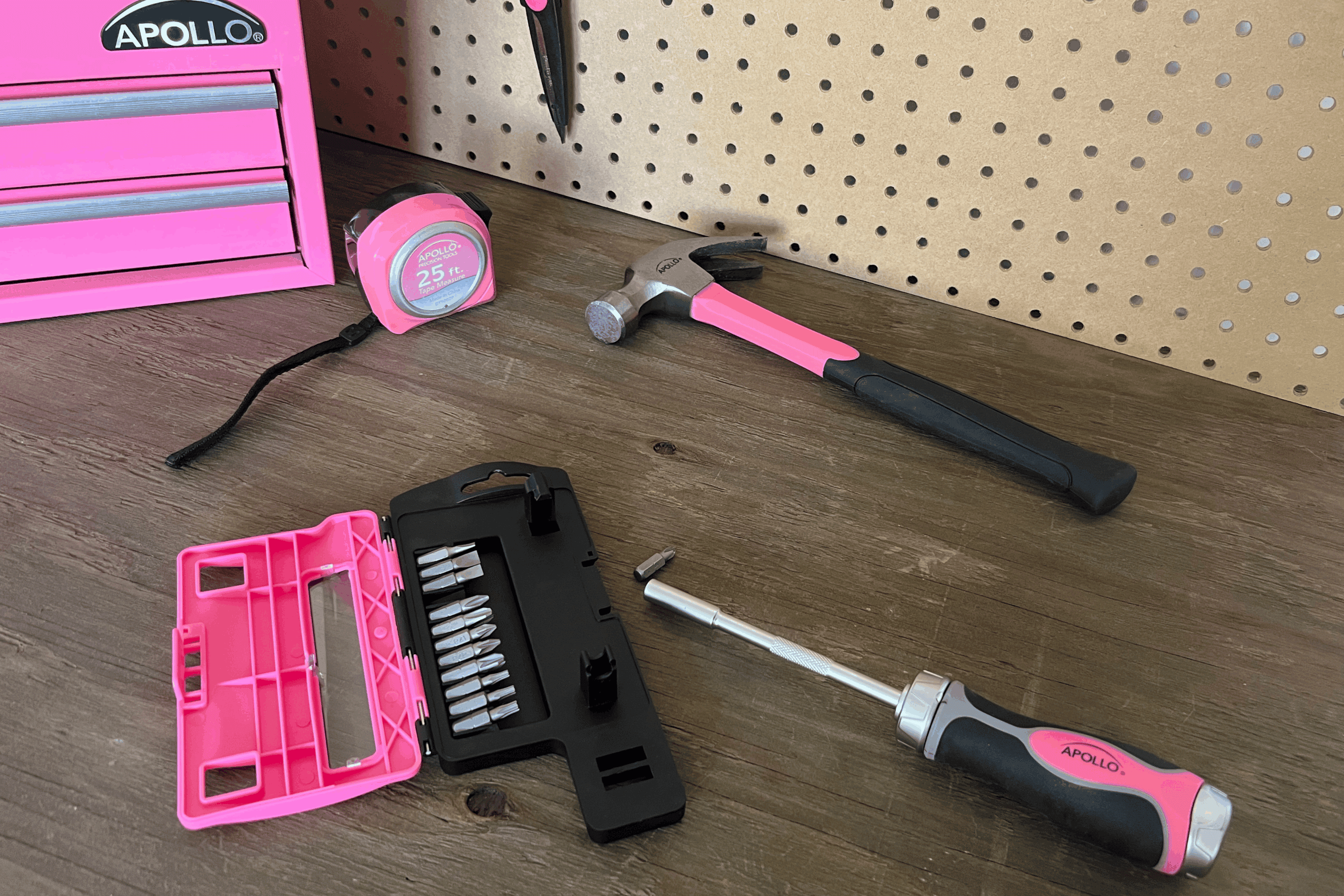 Apollo Tools 13-in-1 Ratcheting Screwdriver with Bit Set – Pink - DT5021P SpadezStore