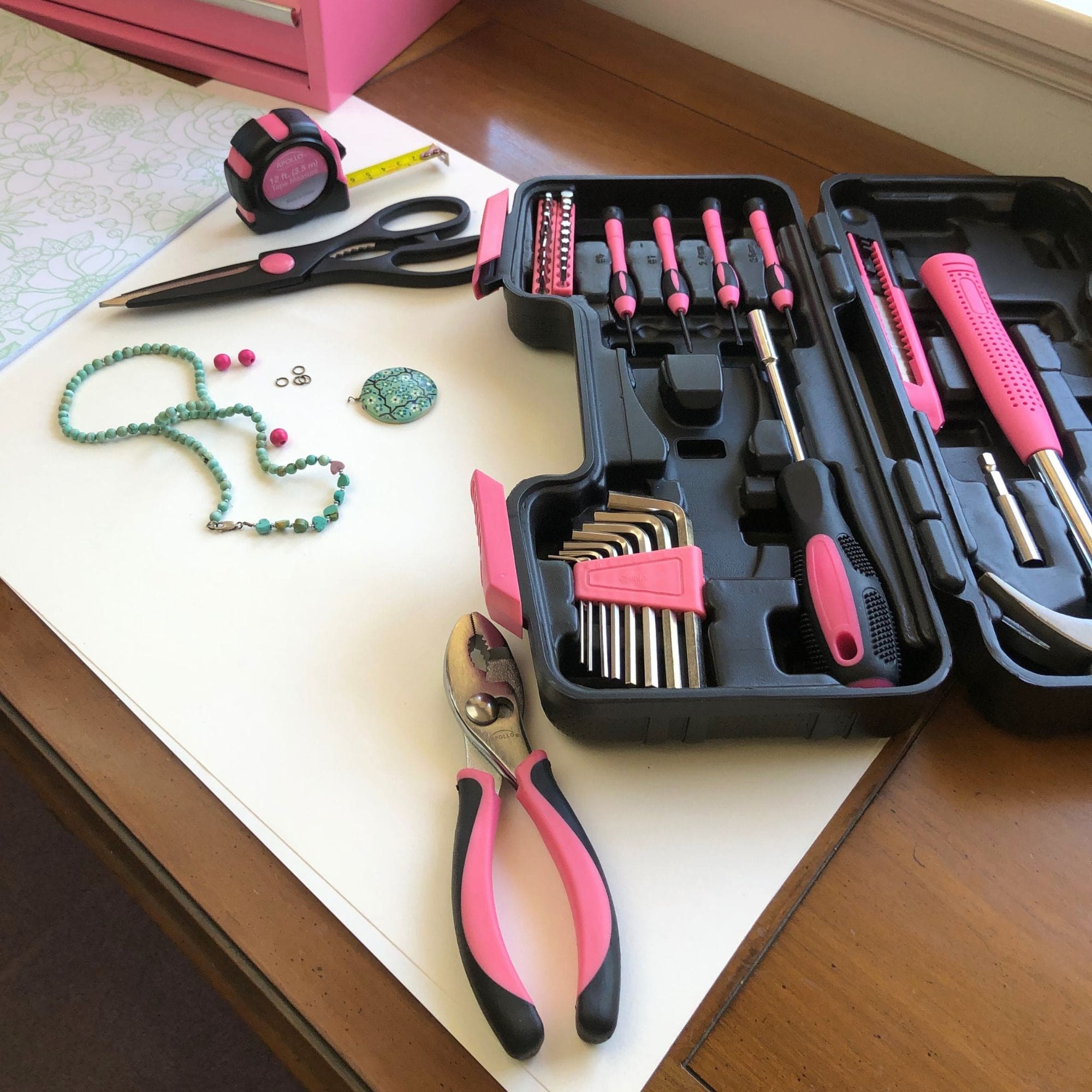 Apollo Tools 39 Piece General Tool Set Pink - DT9706P SpadezStore