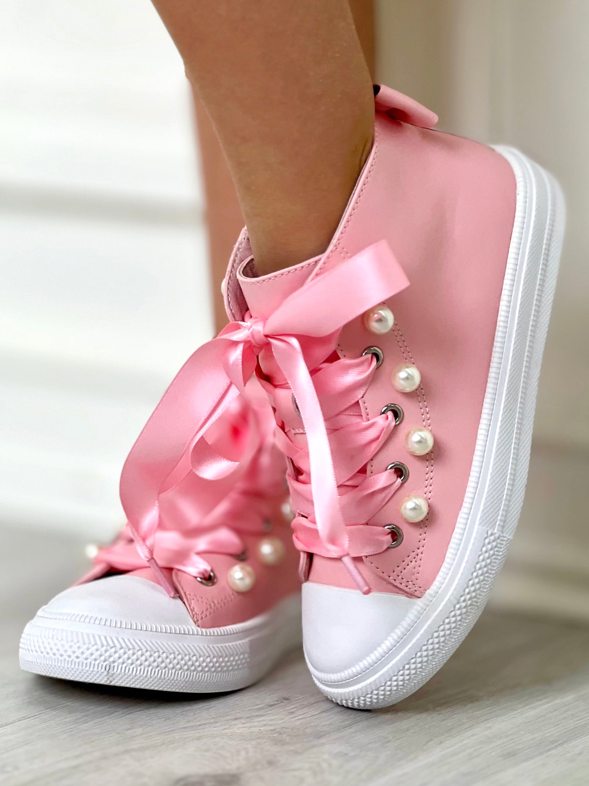 Mia Belle Girls L.O.L. SURPRISE! Center Stage Sneakers SpadezStore