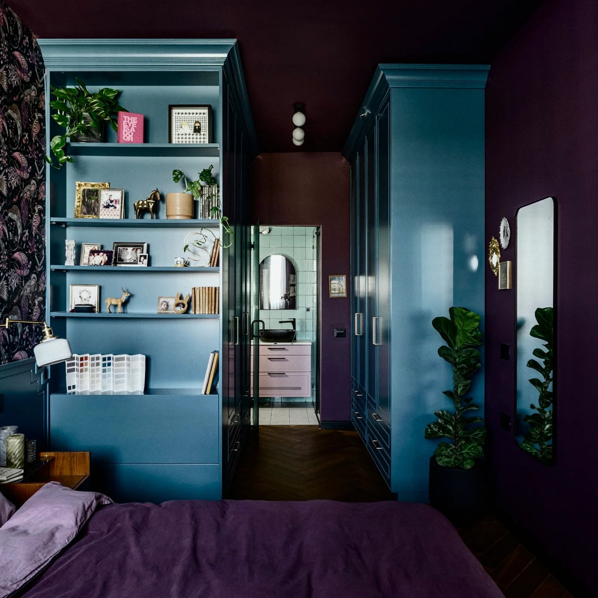 Tonester Paints HIGH AT THE GALA SpadezStore